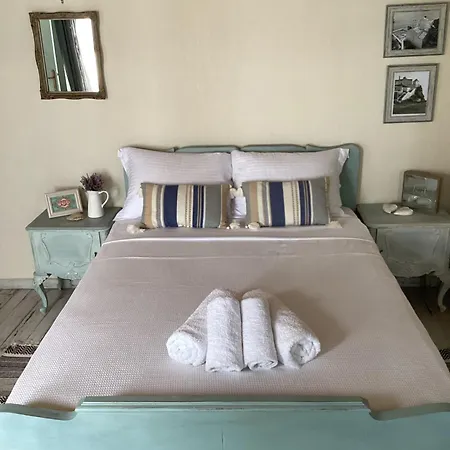νοσταλγός-πέτρινο σπίτι με θέα στο αιγαίο Apartment Skopelos Town
