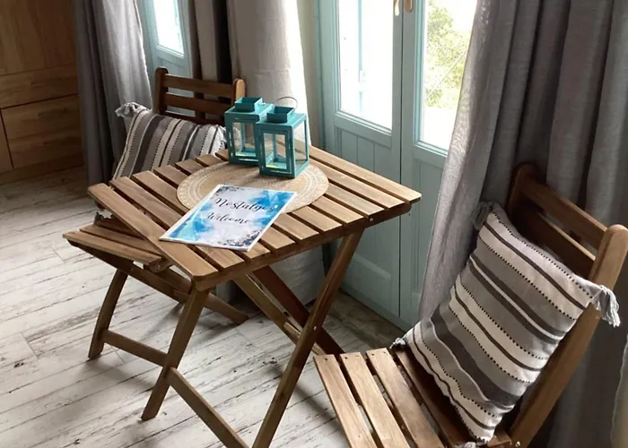 νοσταλγός-πέτρινο σπίτι με θέα στο αιγαίο *