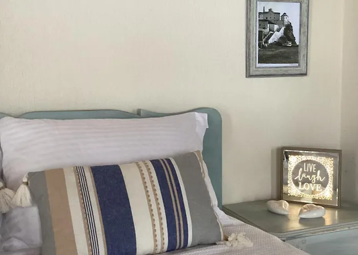 νοσταλγός-πέτρινο σπίτι με θέα στο αιγαίο