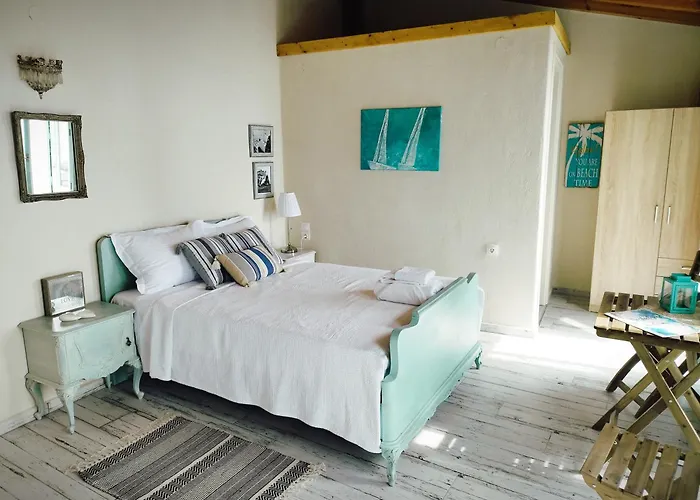 νοσταλγός-πέτρινο σπίτι με θέα στο αιγαίο